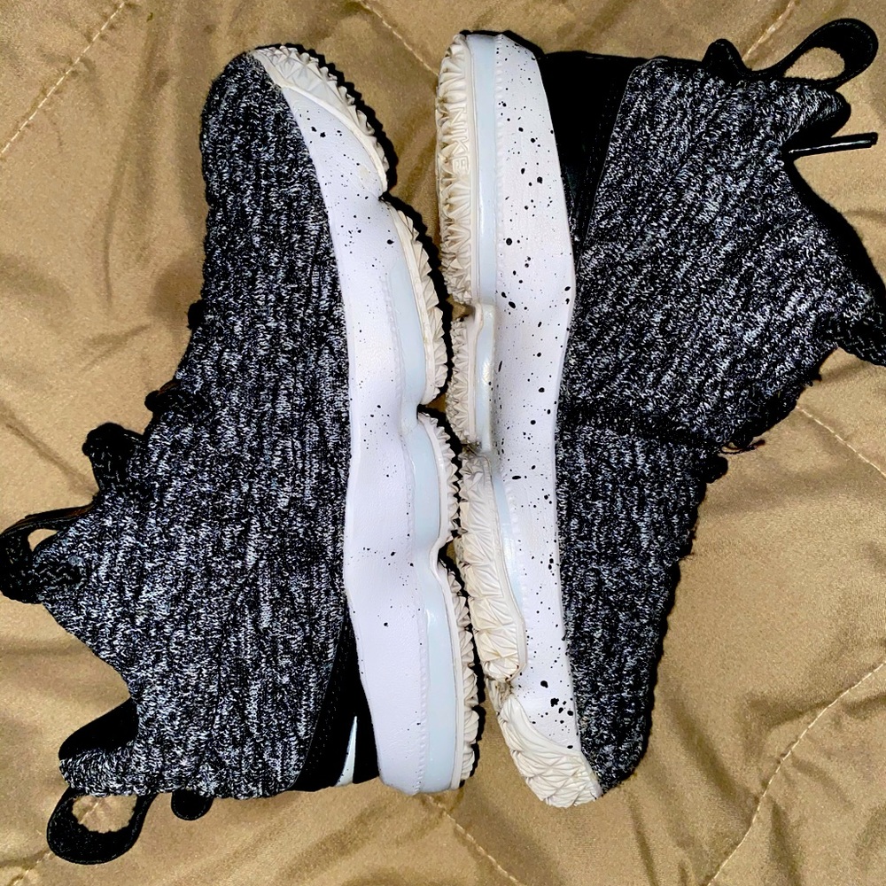 NIKE LeBron 15 Ashes